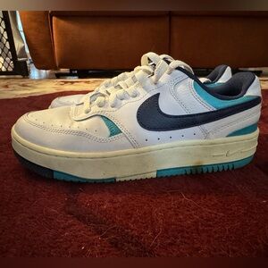 Nike White and Teal Sneakers with Navy Accents